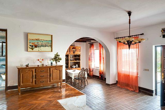For sale house in Petrovac with a sea view